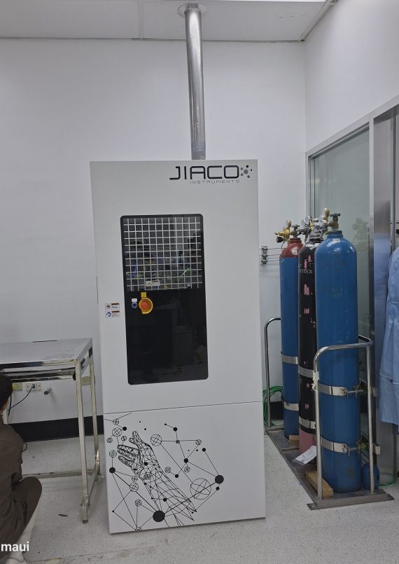 Stainless gas-supply piping installed for MIP equipment at a semiconductor fab