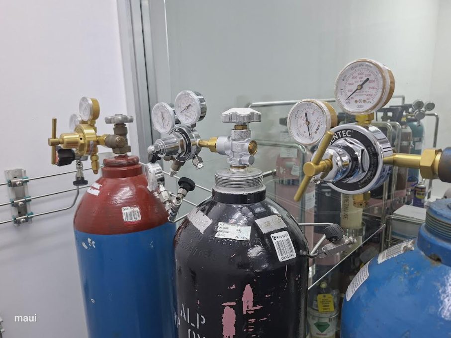 Installed stainless gas-supply piping for MIP equipment at a semiconductor fab